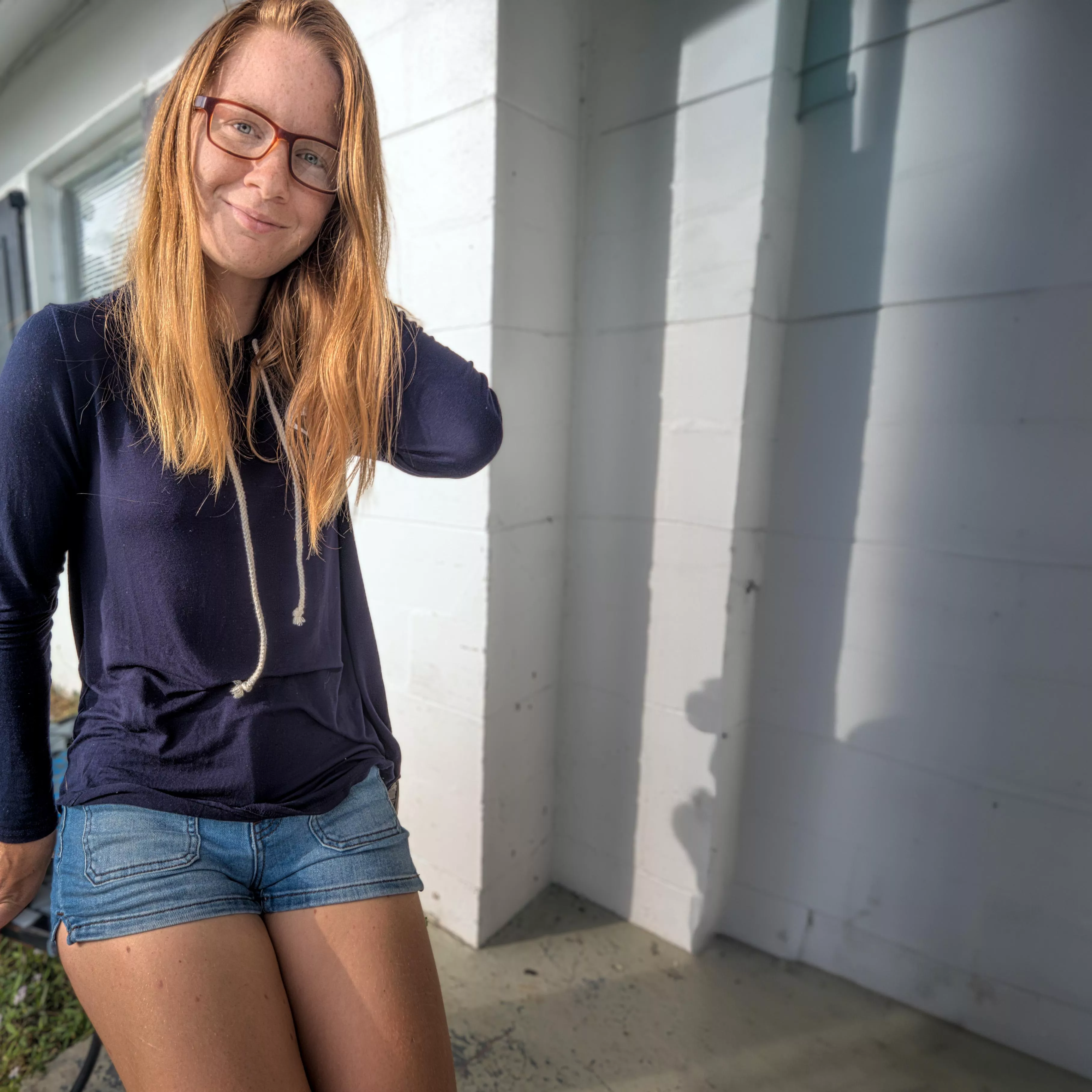 took this pic feeling cute, should i keep it or delete it?🤳