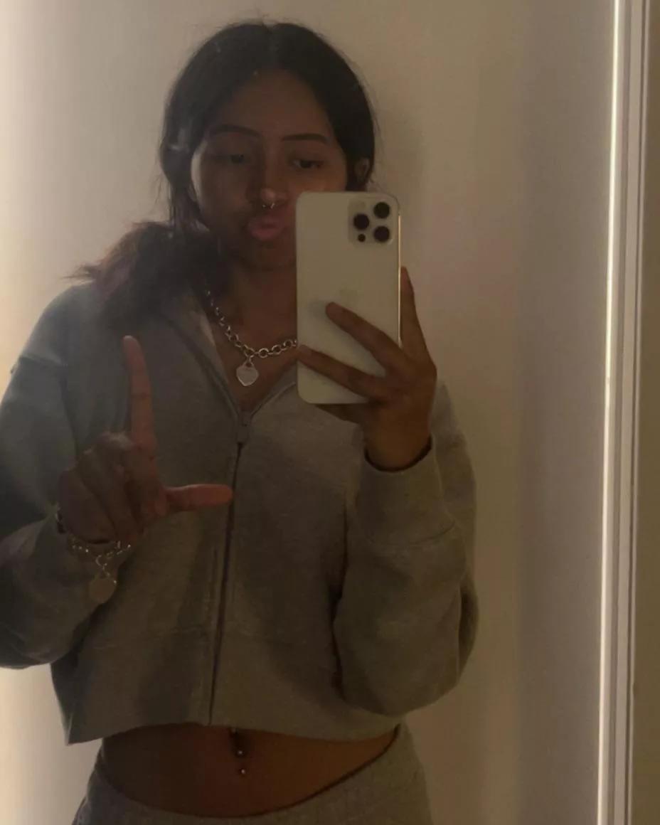 try satisfying a girl by sending💌