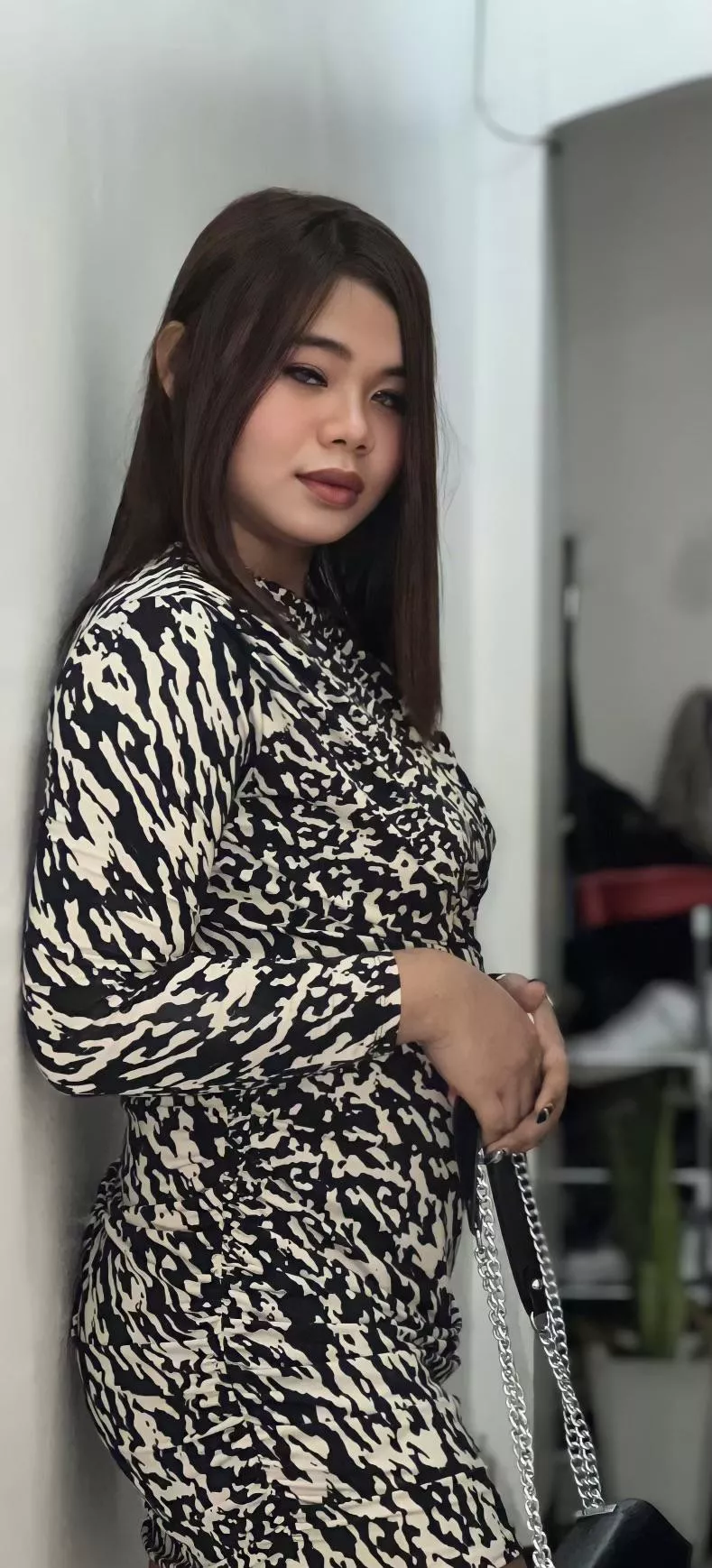 Wanna watch me playing with my tits ass and pussy