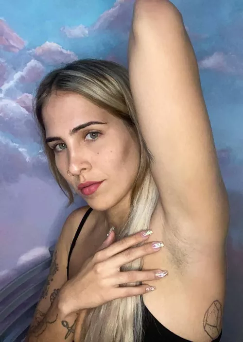 Worship my armpit beta boy	