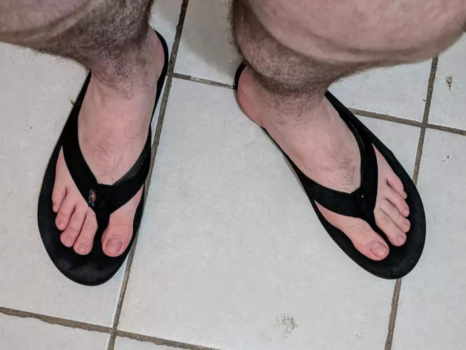 Would seeing my feet in flip flops make you weak?