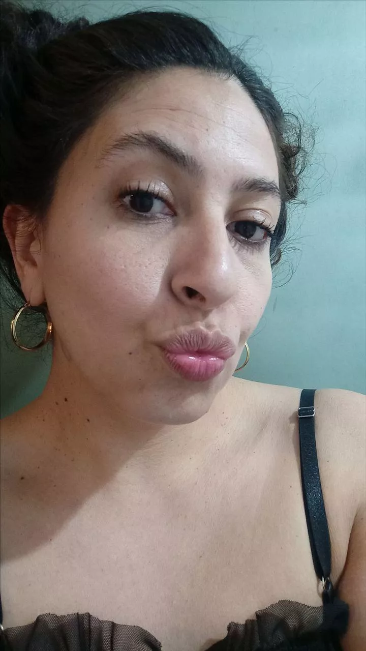 Would you be ashamed to tell your friends you had sex with 40yo grandma?