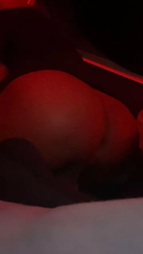 18 | BWC ONLY | Need someone who can dirty talk | WHITE +++ HUNG +++ MUSCLES +++ OLDER+++ Snap: Indie0559