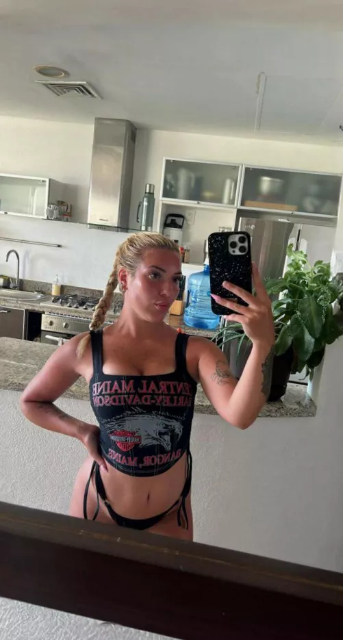 19 F caught a mirror moment—what do you think?