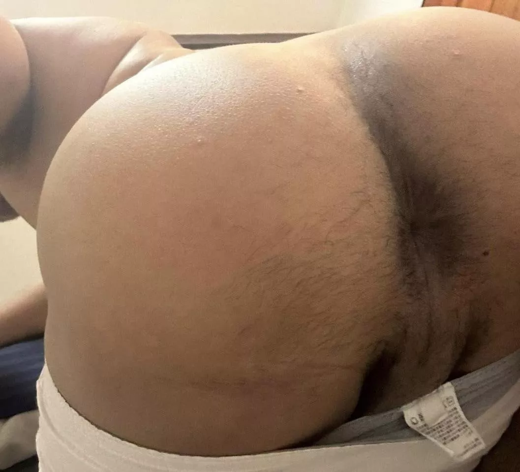 19 thick bottom, into everything. I love making hot guys cum. HMU:zacharialeng