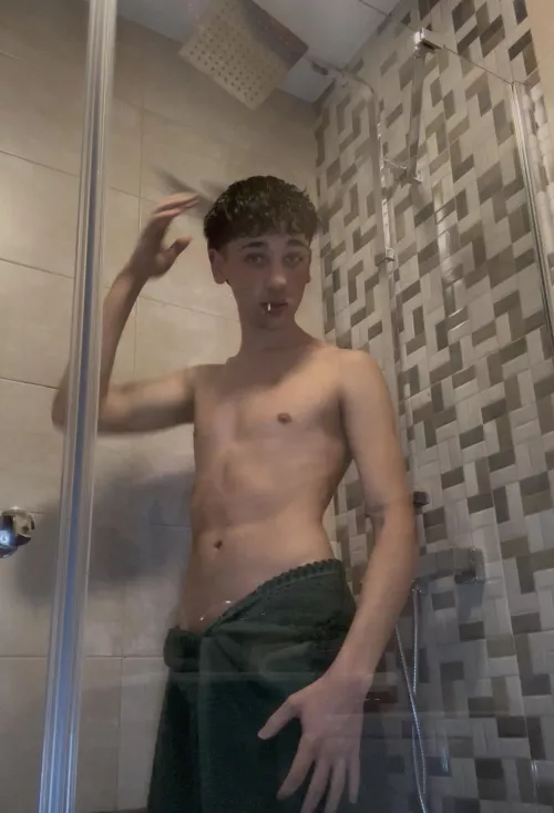 [19] would u shower with me?