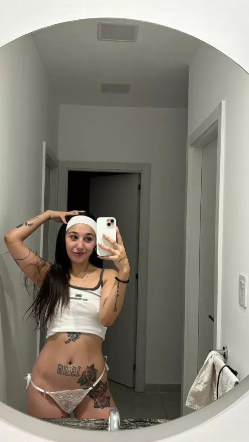 19F I'm very horny ;)