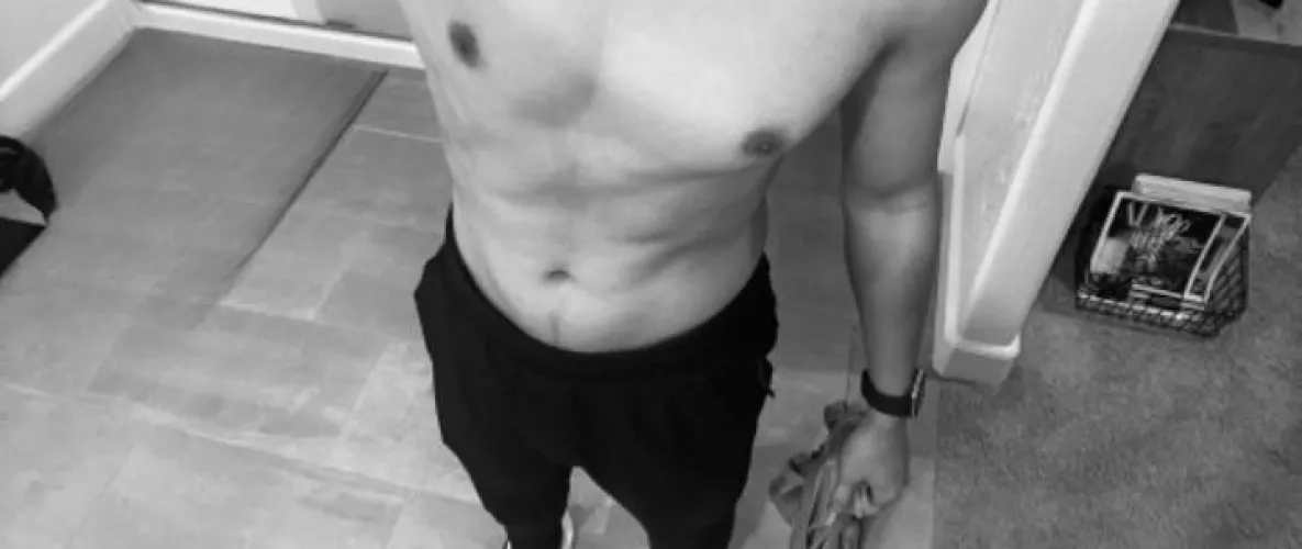 23 M4A Slim fit dude open looking for discrete bros