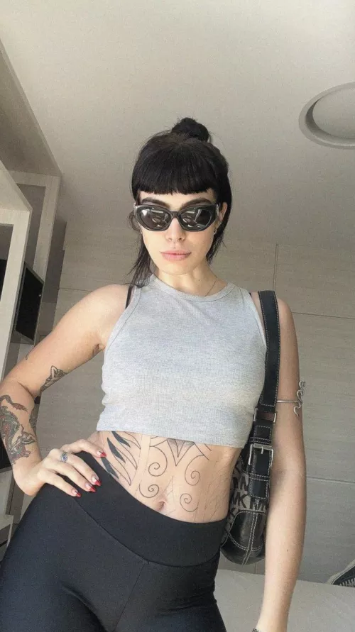 23[F4M] looking for fun, something daring, and maybe a little bit forbidden..