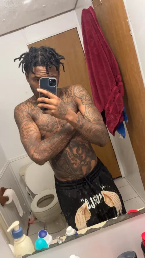 23m4f I can send more pics dm👌🏾