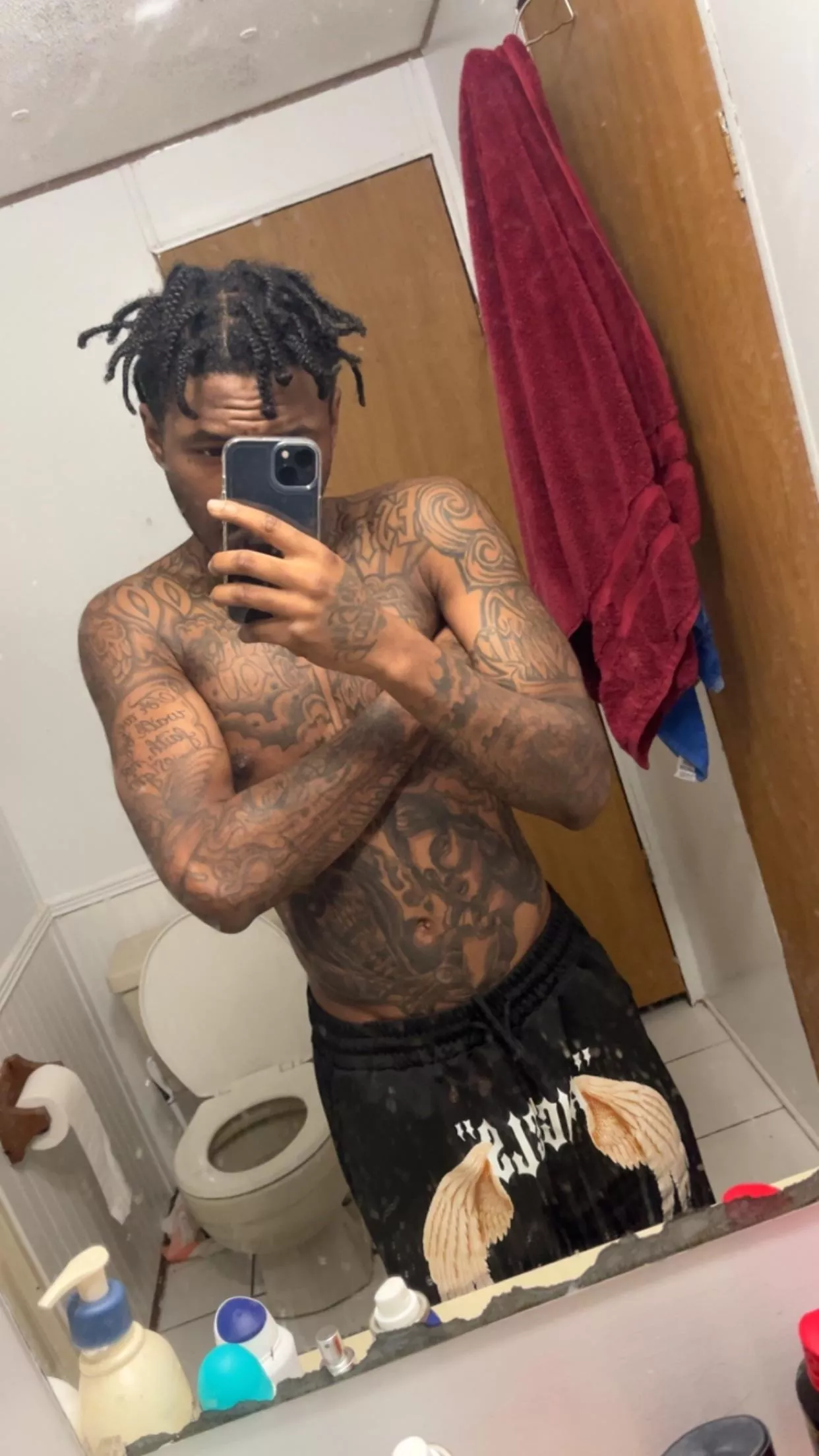 23m4f I can send more pics dm👌🏾