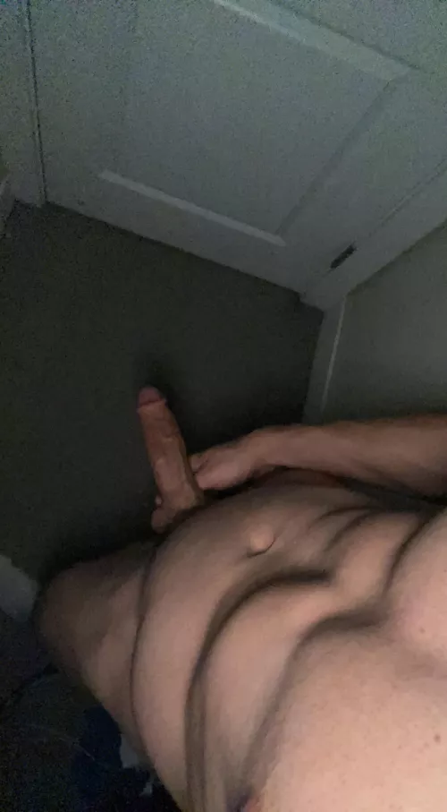 25 [M4MF] good looking hung guy for tn