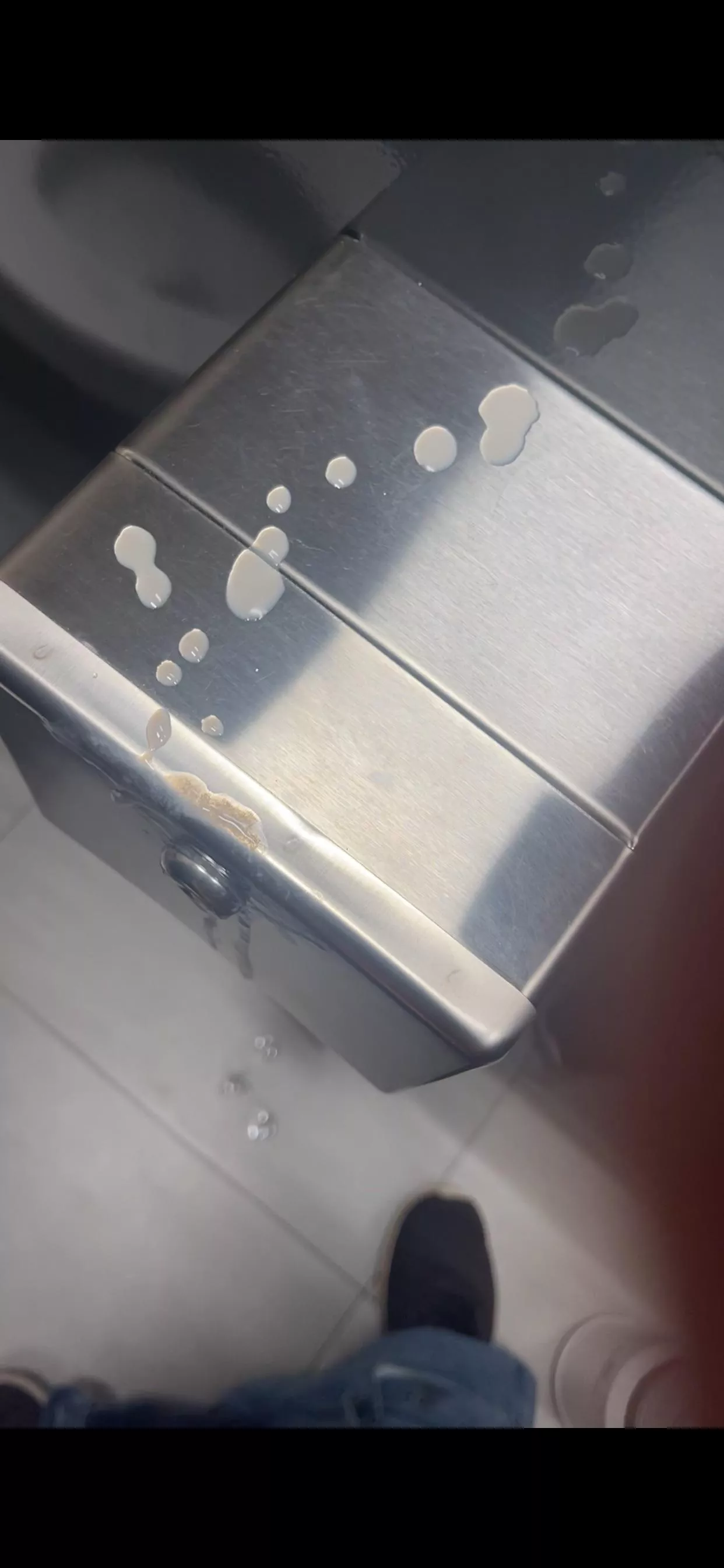 [27] Work Bathroom Toilet Paper Dispenser