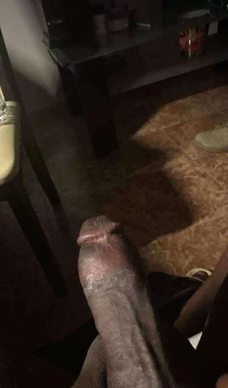 31 black top looking for a bottom