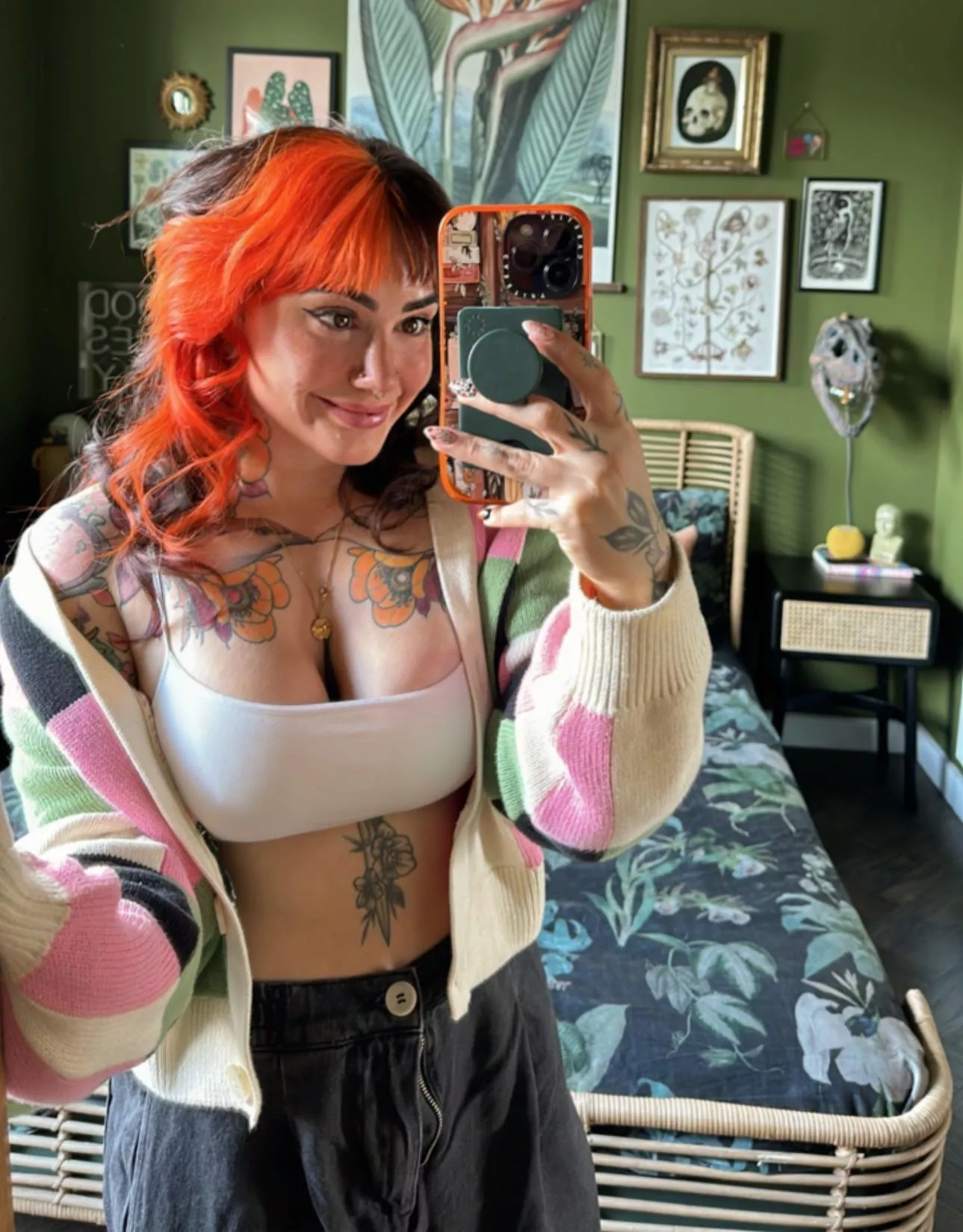 4ft 8” little cutie 