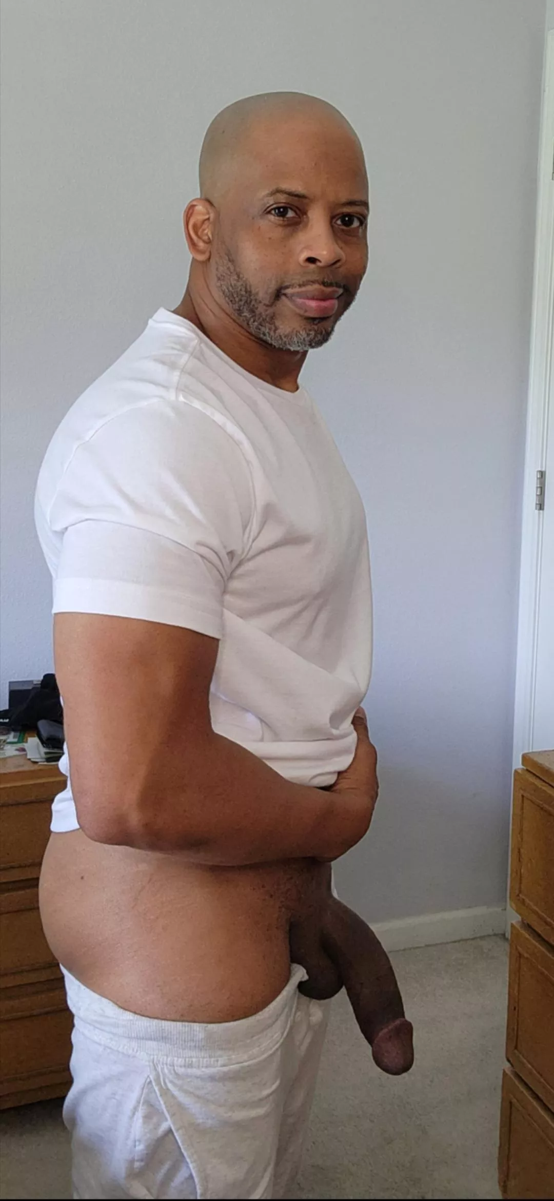 (52) Slow kiss or slow lick?