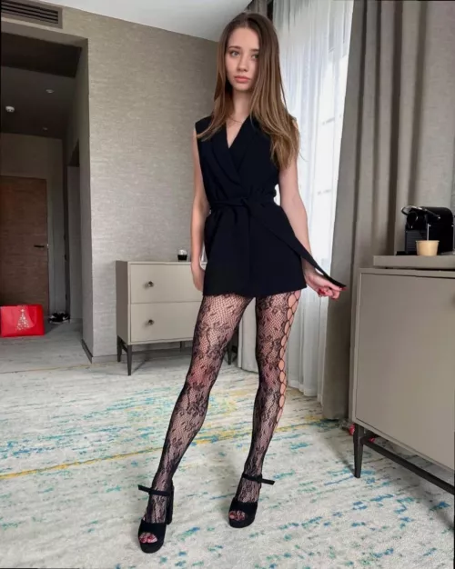 A good black dress is enough to make me an eye pleaser 