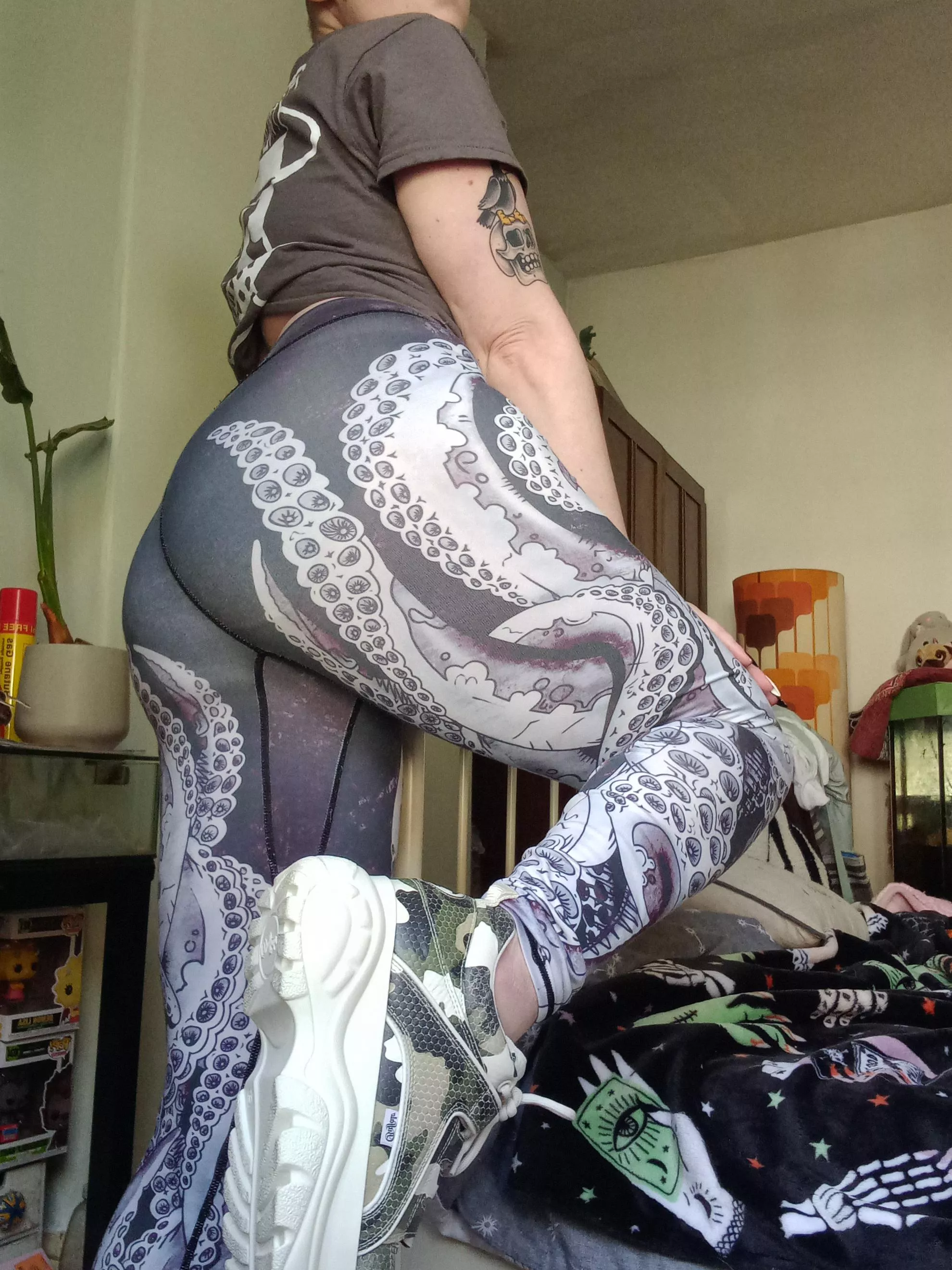 A new day, a new opportunity to drain simps