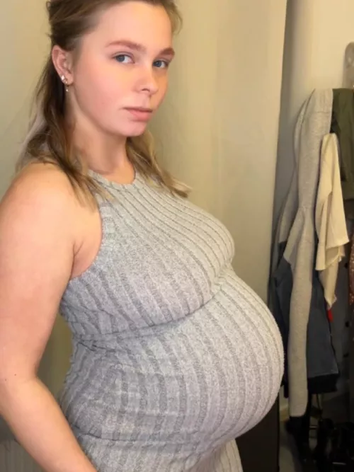 Am I still hot at 43 weeks pregnant?