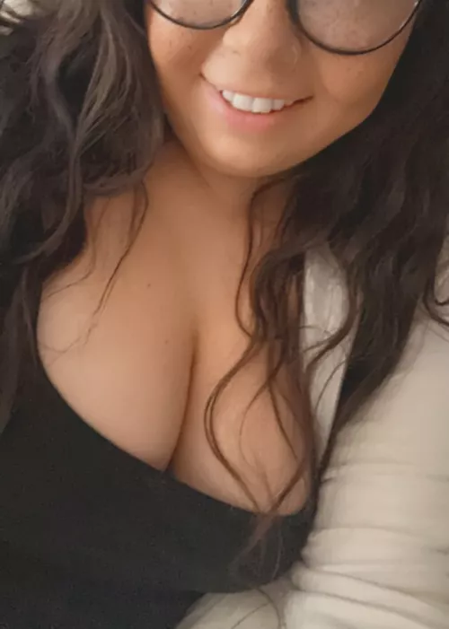 Aren't MILF tits the best?? 🍒