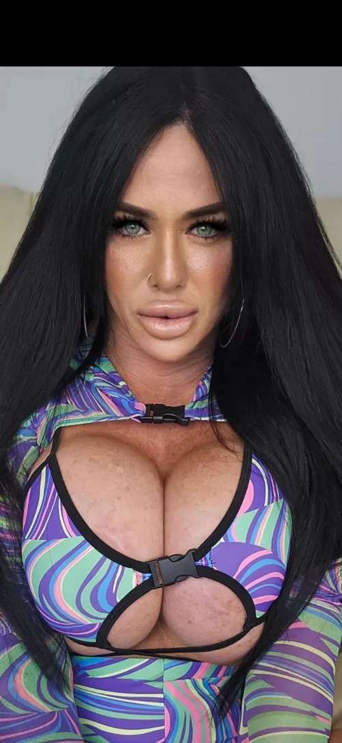 Bolton lips and tits 