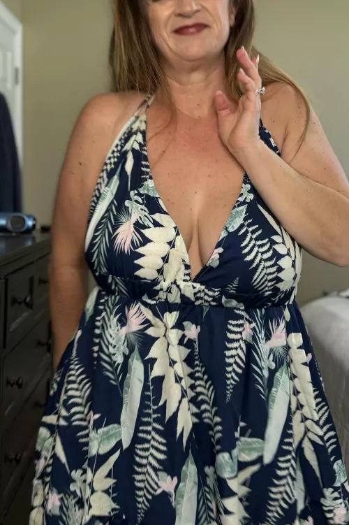 Bury your face in my milf tits