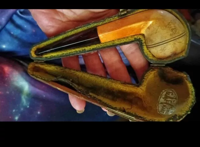 Can anyone identify this pipe?