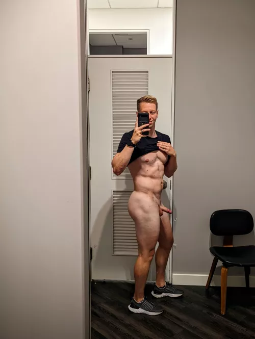 Can I get some assistance in the fitting room?