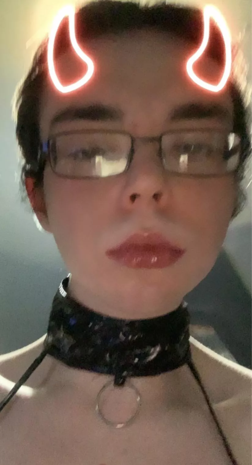 Can I suck your cock ? 😇💋