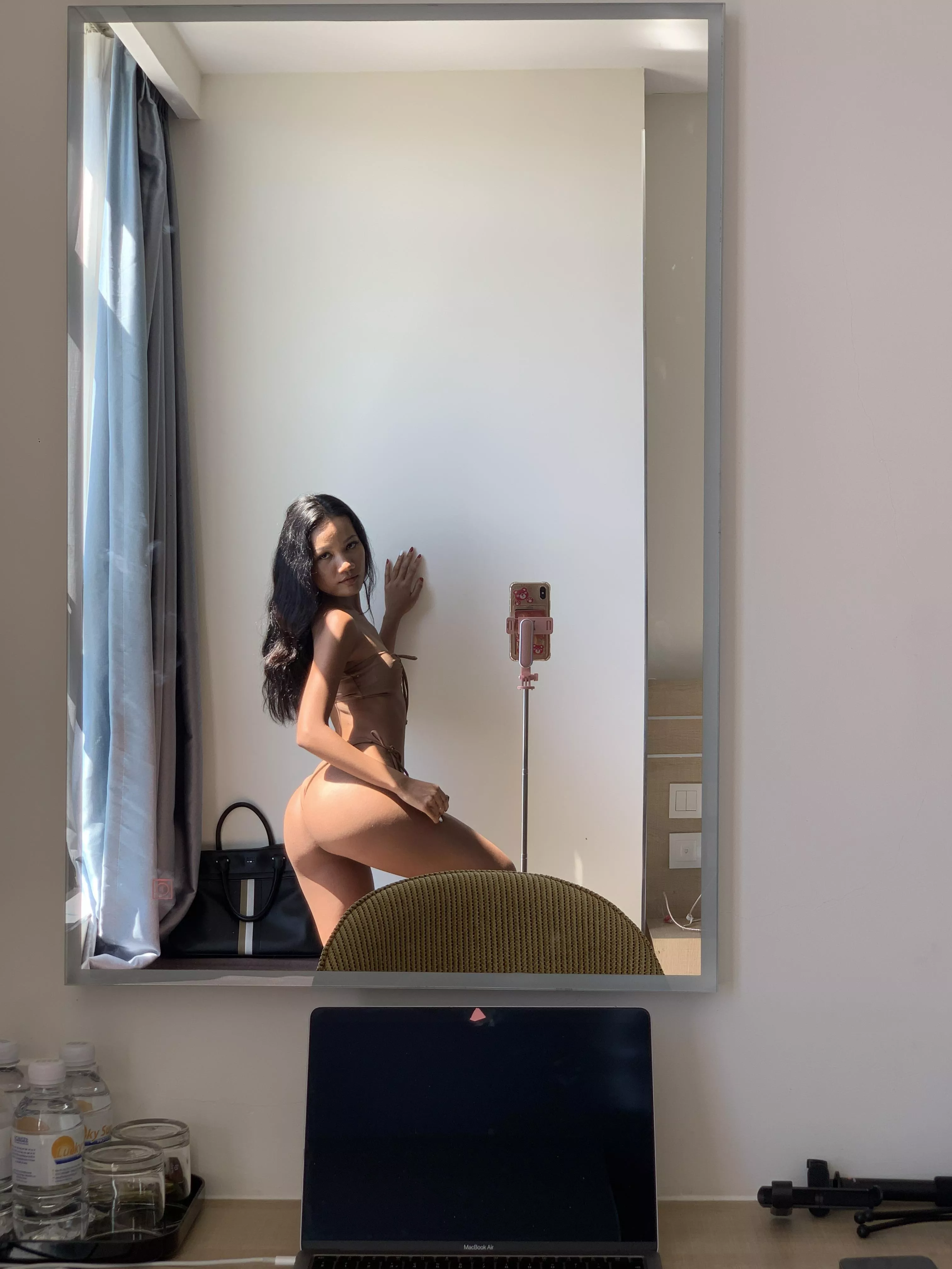 Can't take my eyes on me, are you?