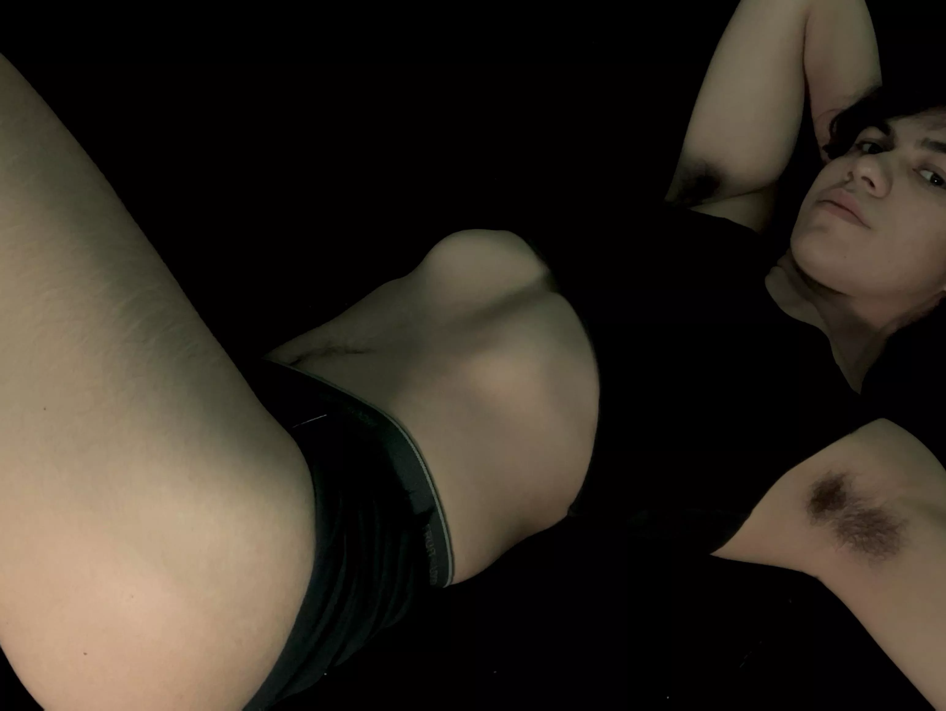 Come a little closer and I'll make your problems go away for a night~