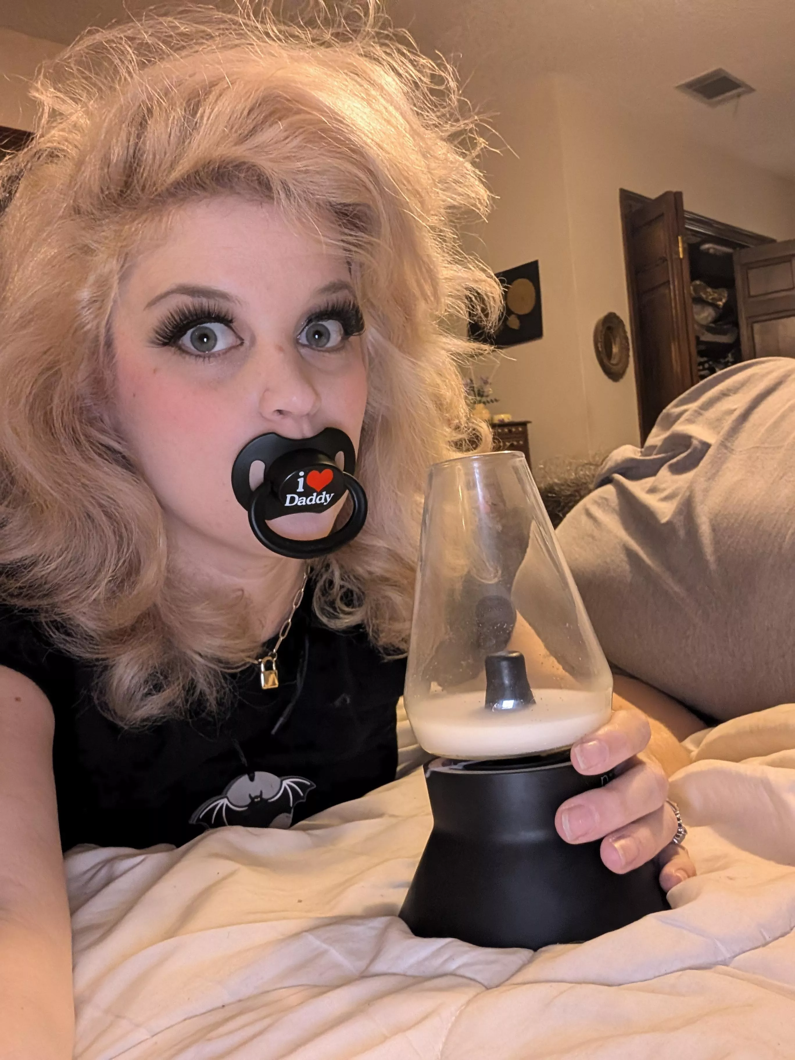 Daddy said I can decorate the vaporizer like a paci. I'm so stinking excited. 