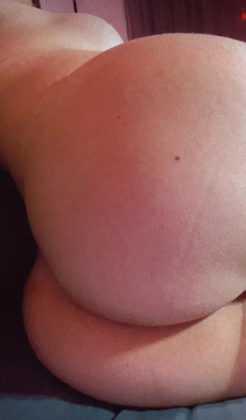 Do you like curvy girls?