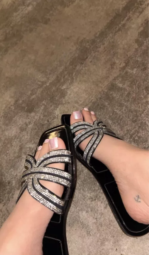Do you like feet in my sandals