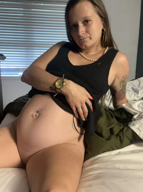 Do you like naughty pregnant moms?