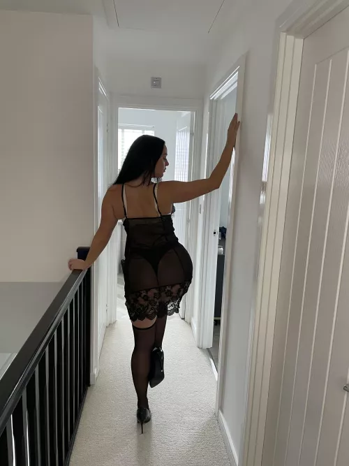 Do you love sheer pantyhose from the back 