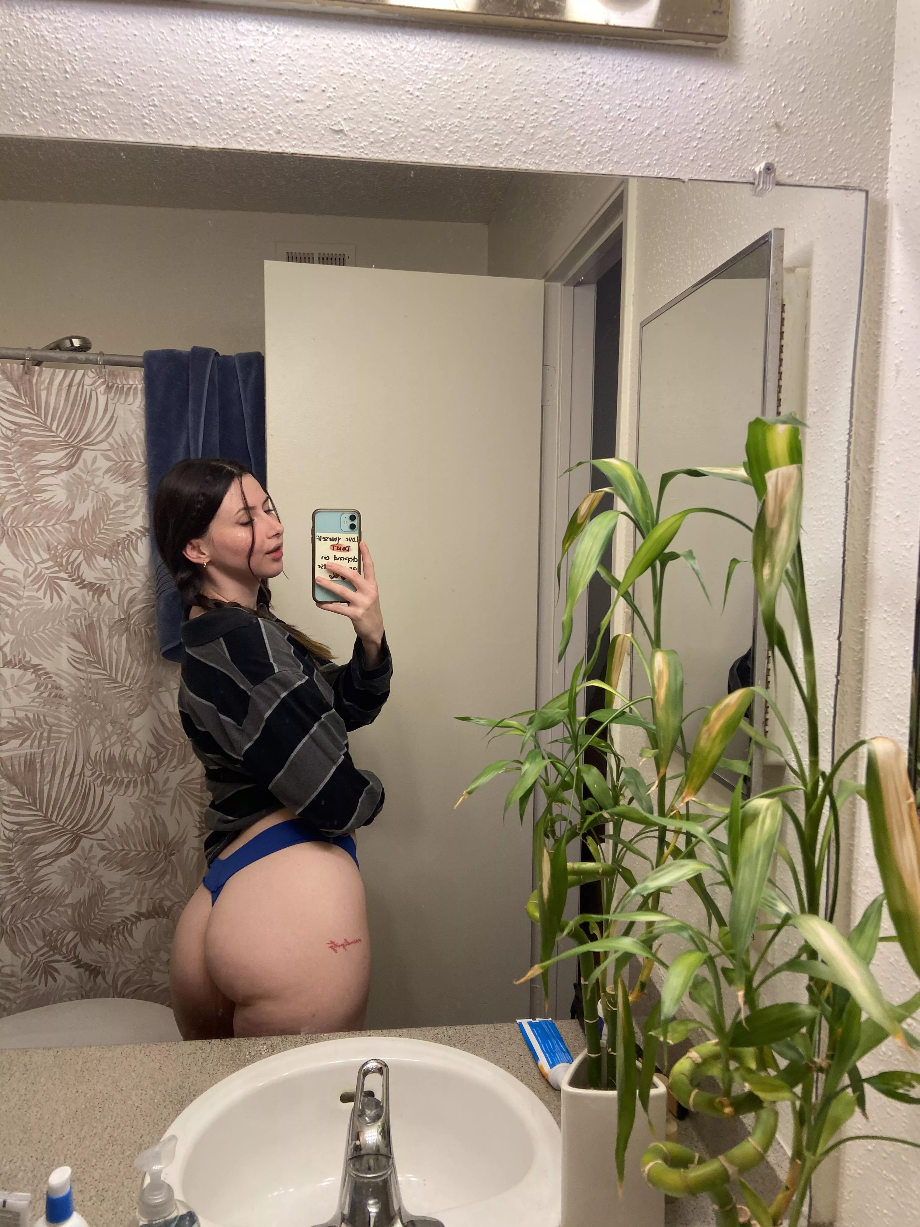 Do you think I'm cute or hot?