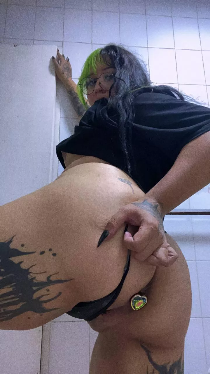 Do you want to take the plug for me?