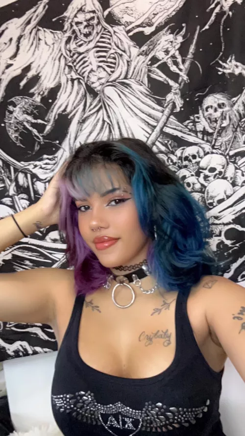 does this black top make me look sexy