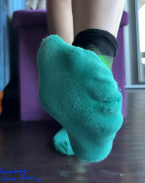 [F] My foot prints will be on your face