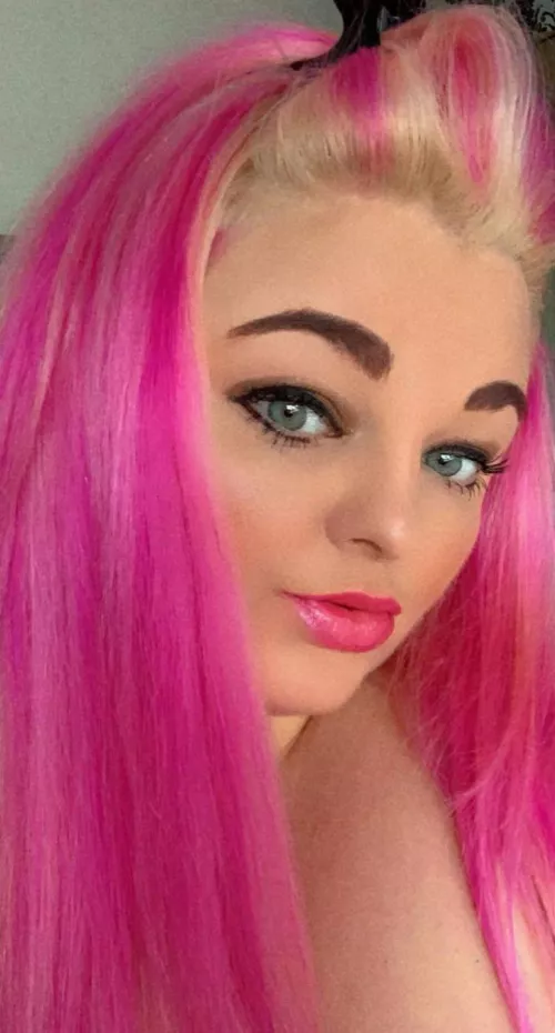 Get on your knees for goddess and be a good boy 😋