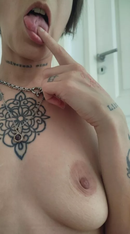 Give me a delicious cock 