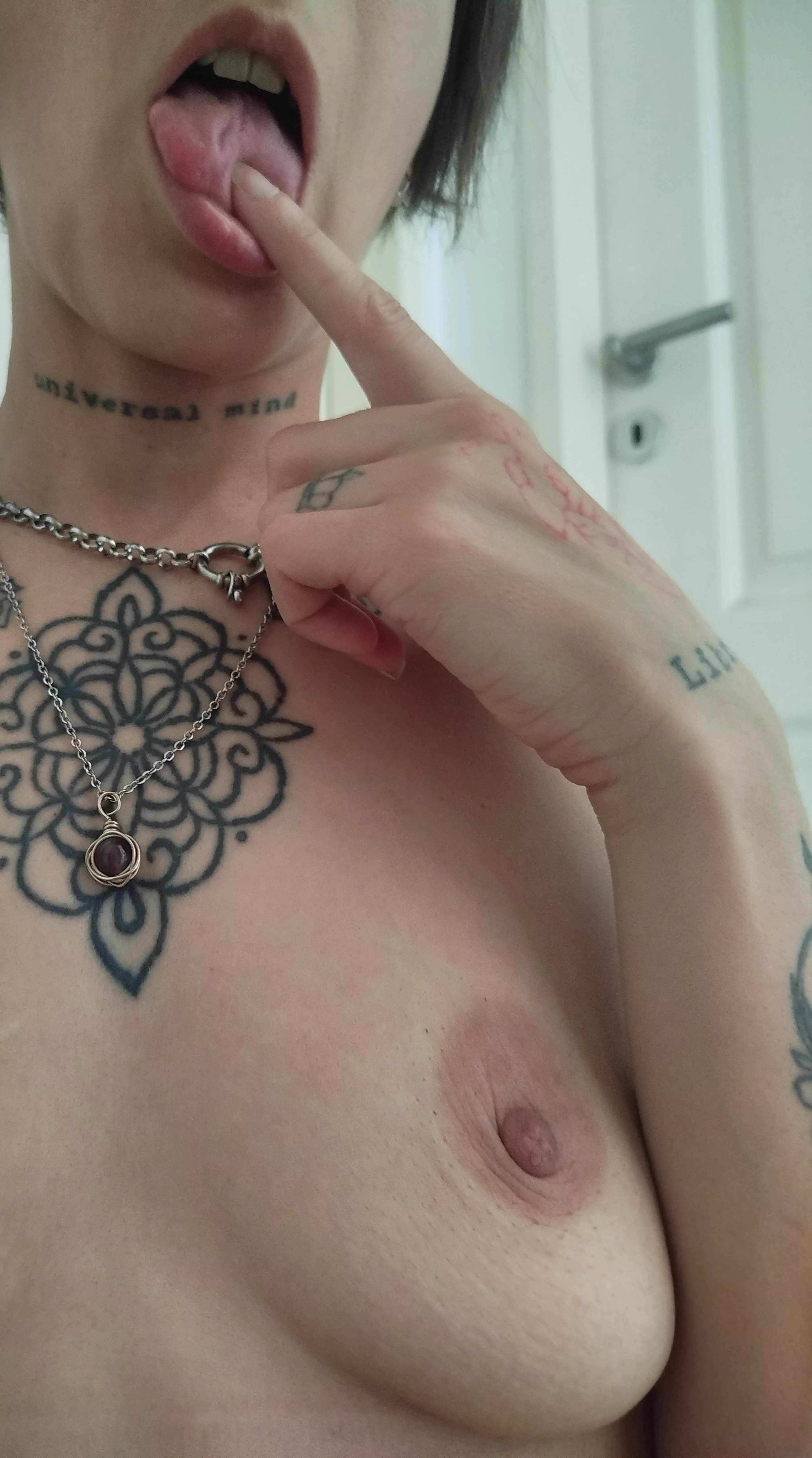 Give me a delicious cock 