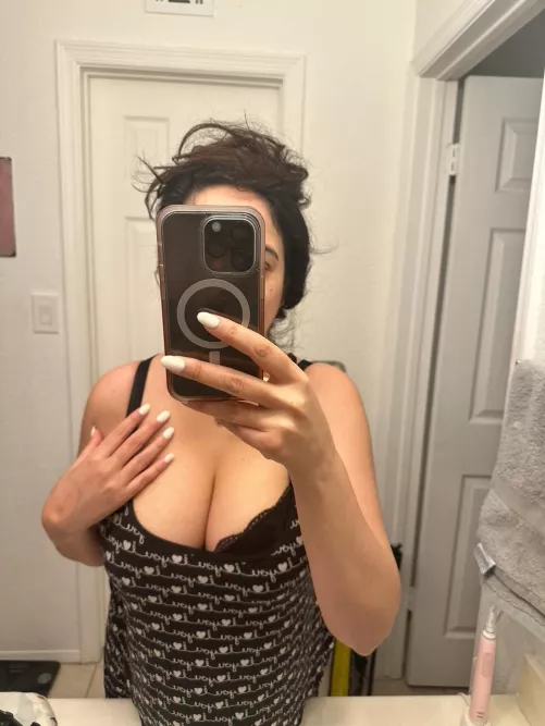 Give me your honest first impression, I am fuckworthty?
