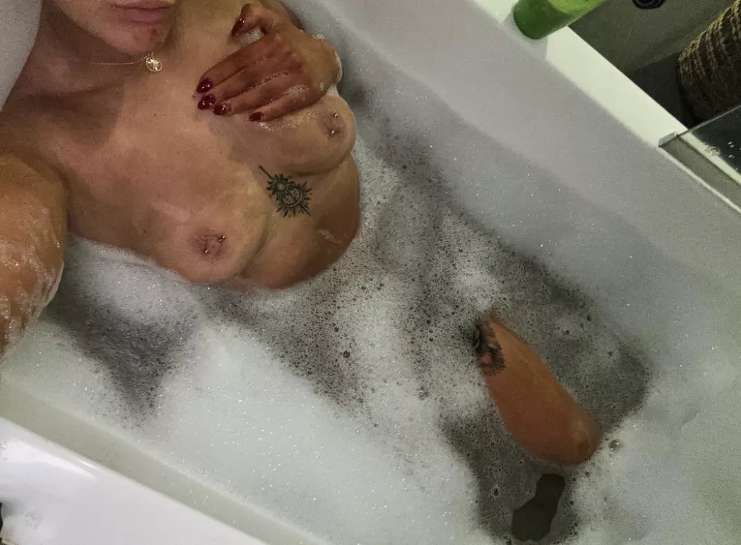 I got a nipple piercing to begin with, now I have a desire to pierce my pussy.