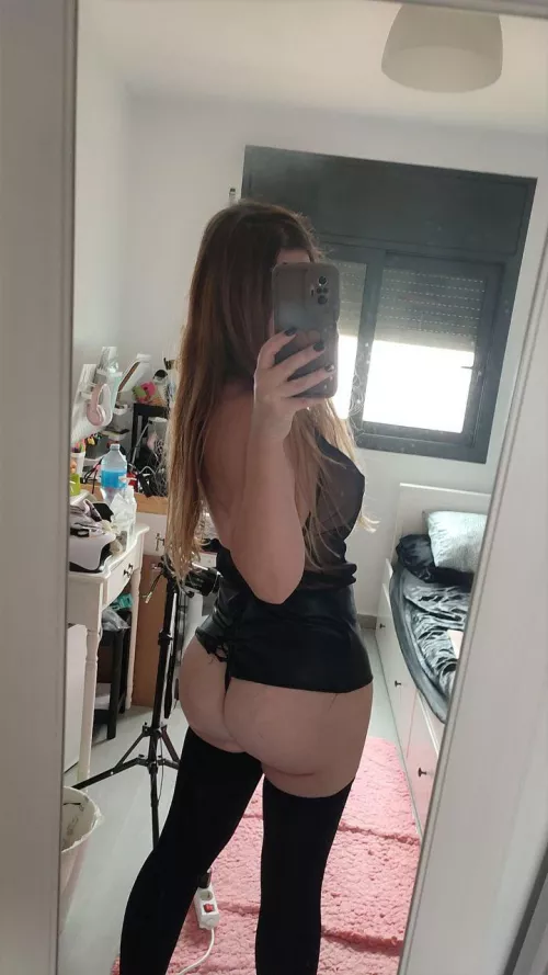 I think my dress has shrunk a little bit.