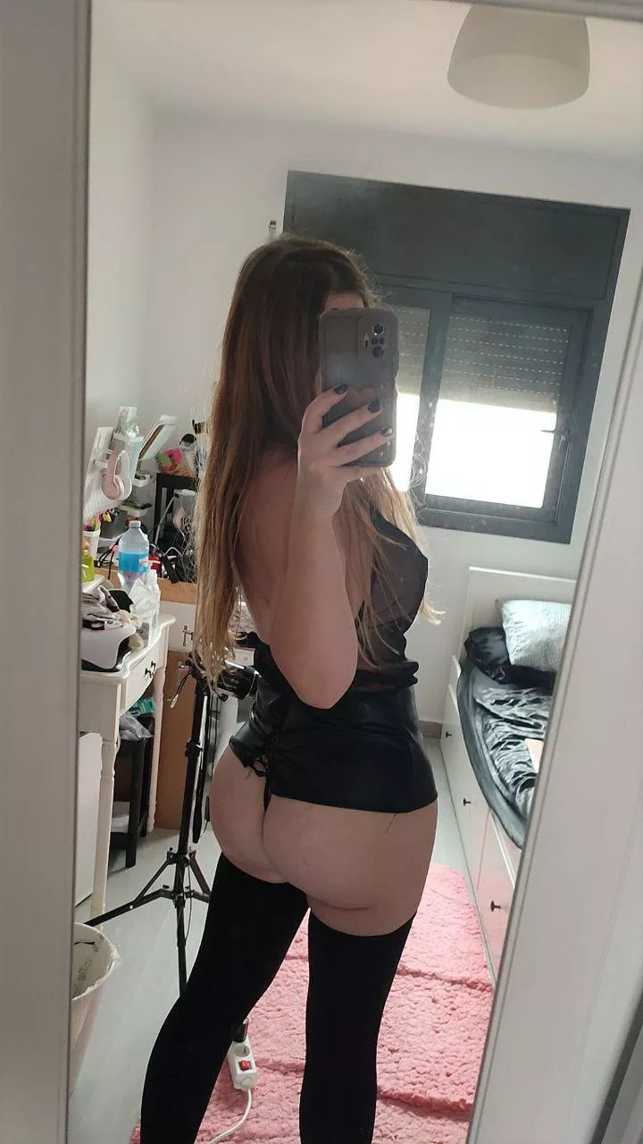 I think my dress has shrunk a little bit.