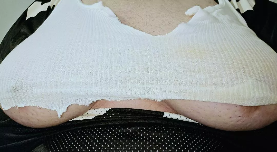 I think my top might be too small 💓