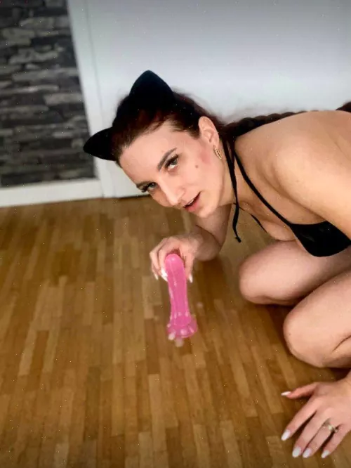 i wanna be in your 2am thoughts 👅