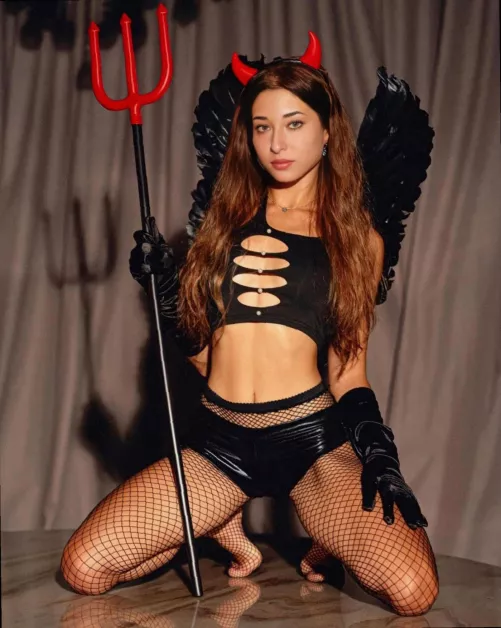 I want you to use every inch of my spicy body seductively, and when I mean use it i mean it roughly